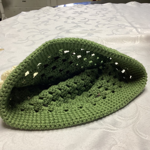 Vintage green HAT KNIT.  With beautifflowers must see beautiful handmade artisan - Picture 6 of 8